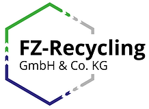 Logo der fz-recycling gmbh & co. kg, mit einer stilisierten grün-grauen Sechseckform mit im Uhrzeigersinn zeigenden Pfeilen, symbolisiert eine gute Ökobilanz, und das Unternehmen